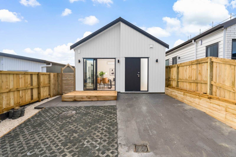 70 Biokovo Street, Massey, Auckland - Carousel 2