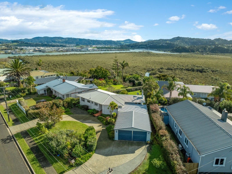 6 George Point Road, Onerahi, Whangarei - Carousel 1