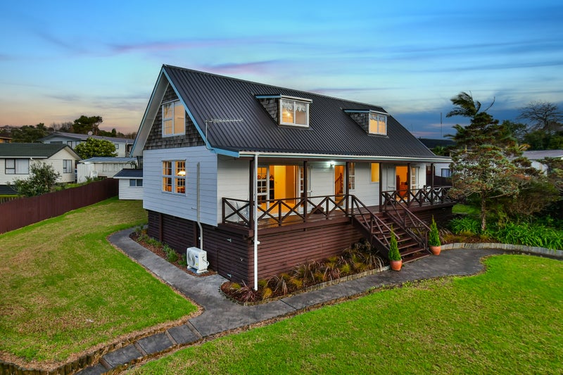 43 Hollyford Drive, Clover Park, Auckland - Carousel 2