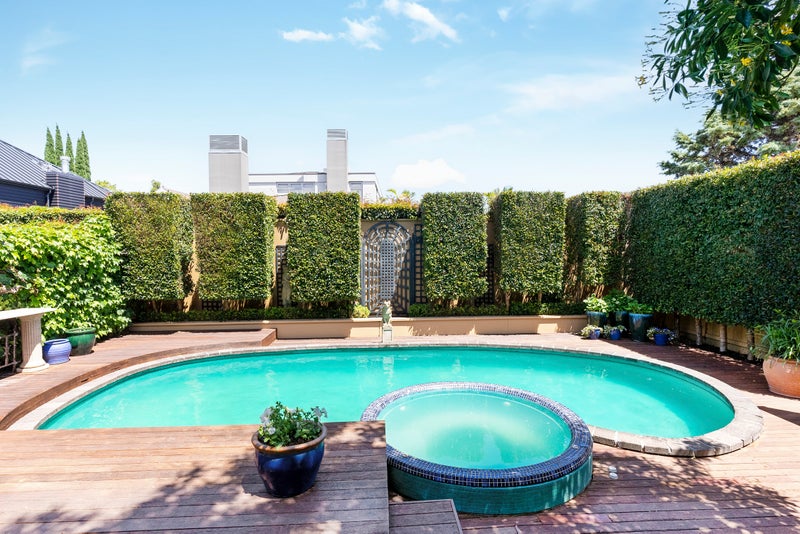 10 Walton Street, Remuera, Auckland - Carousel 1