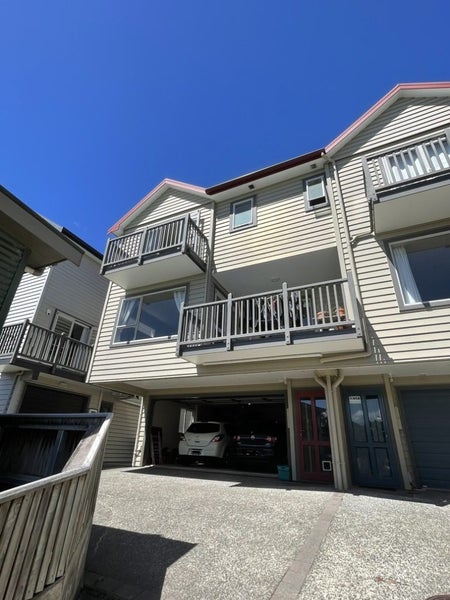 2/45A Rolleston Street, Mount Cook, Wellington - Carousel 1
