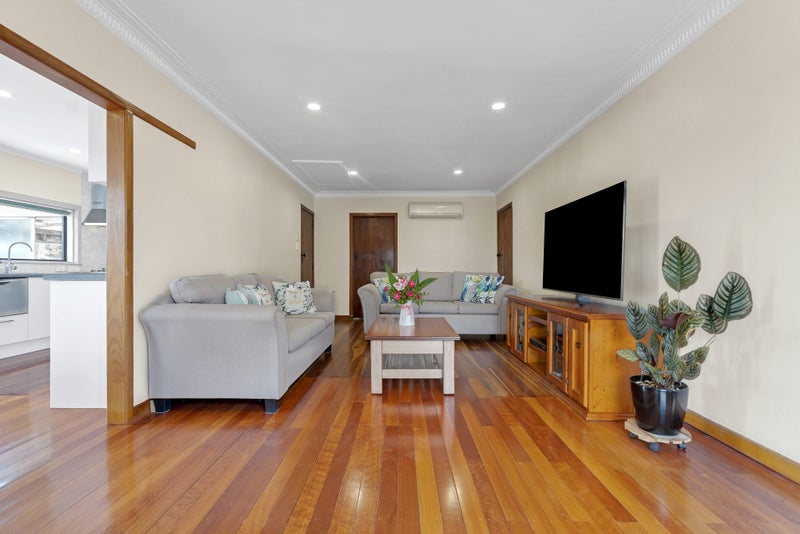 55 Savoy Road, Glen Eden, Auckland - Carousel 2