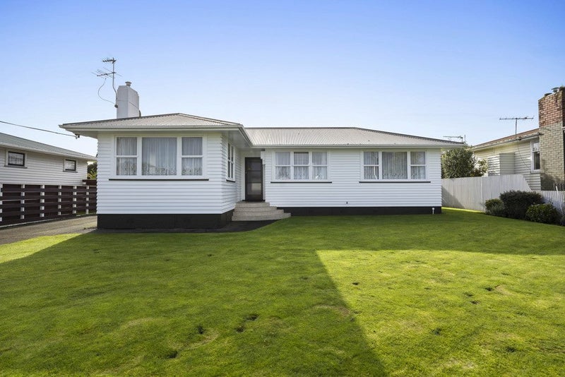 42 Reid Avenue, Hawera - Carousel 25