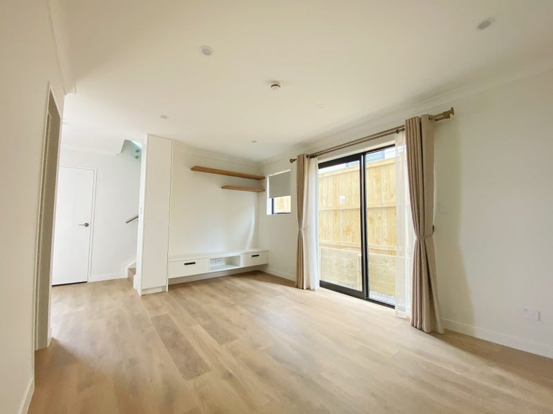 37B Forrest Hill Road, Milford, Auckland - Carousel 2