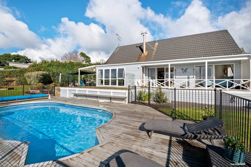 38 Cedar Terrace, Stanmore Bay, Whangaparaoa - Carousel 1