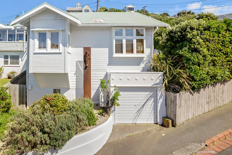 17 Knoll Street, Island Bay, Wellington - Carousel 18