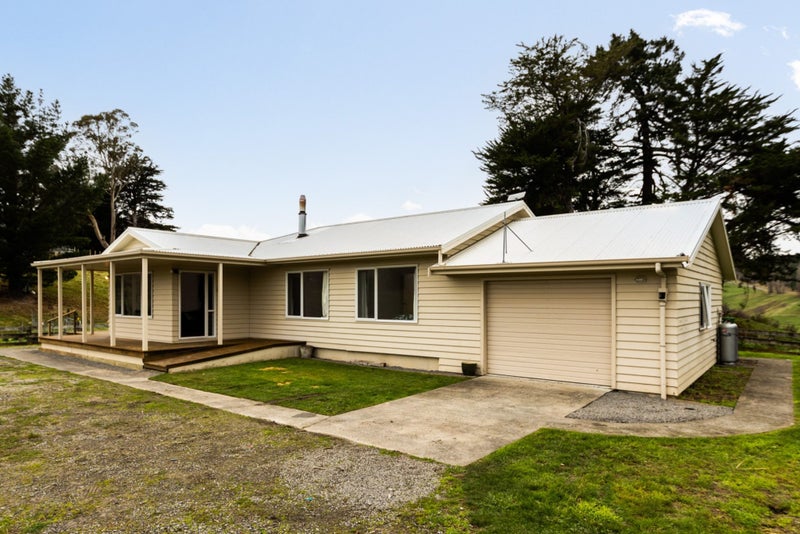 2069 Kahuranaki Road, Havelock North - Carousel 1