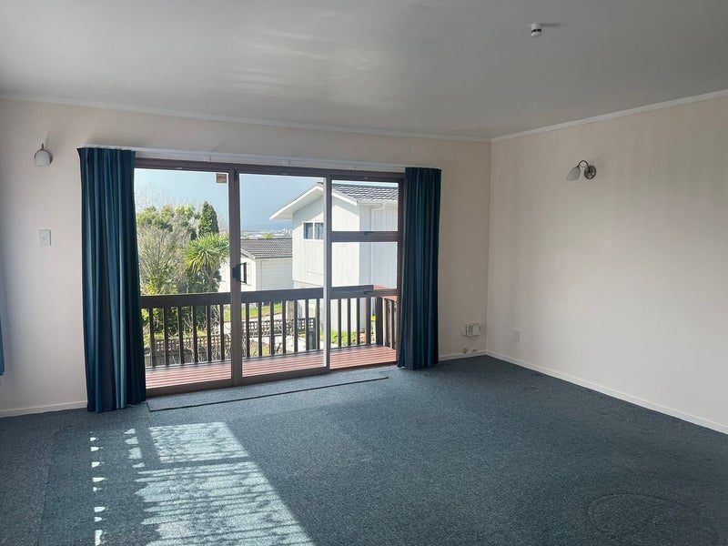 1/31 Marlborough Avenue, Glenfield, Auckland - Carousel 2