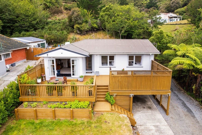 75 Coast Road, Wainuiomata, Lower Hutt - Carousel 1