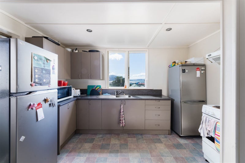 12 Eglinton Road, The Glen, Dunedin - Carousel 2