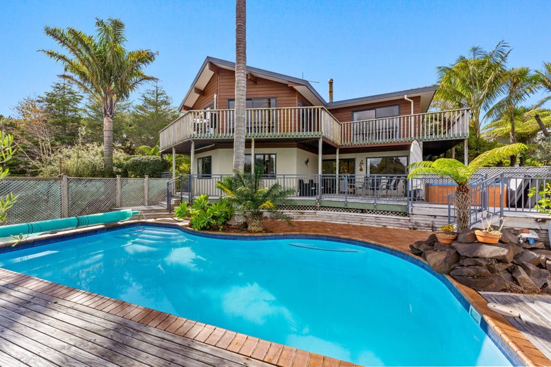 1119 Scenic Drive North, Swanson, Auckland - Carousel 2