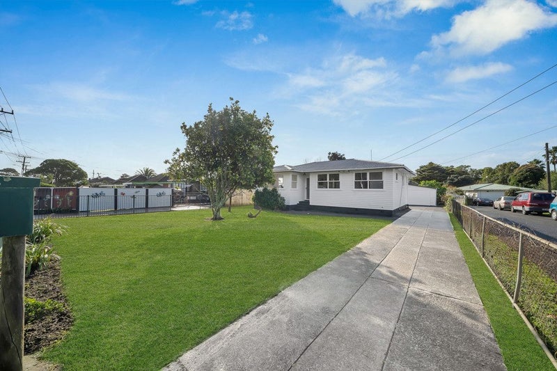 97 Tidal Road, Mangere, Auckland - Carousel 1