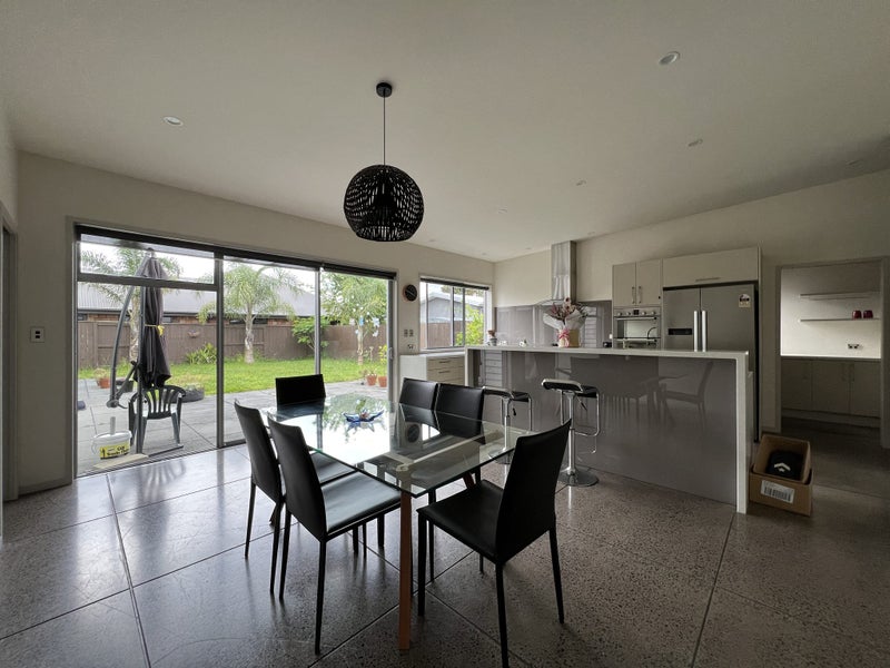 18 Shalimar Place, Huntington, Hamilton - Carousel 2