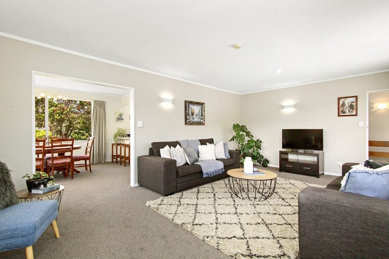 64 Oriel Avenue, Tawa, Wellington - Carousel 2
