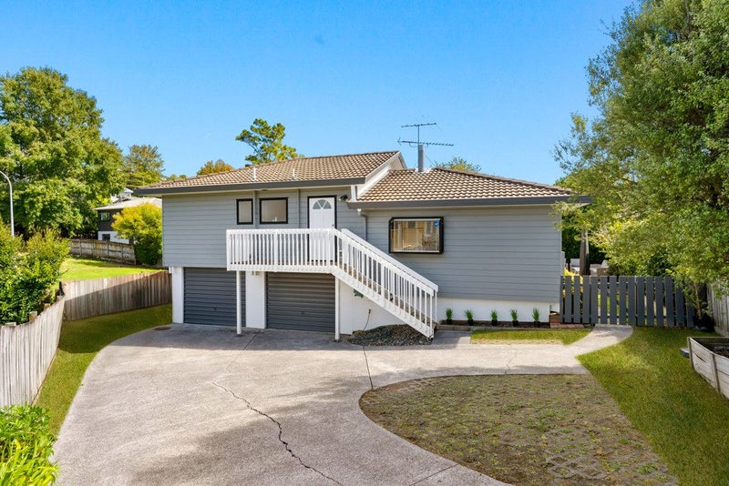 2/13 Heather Place, Sunnynook, Auckland - Carousel 1