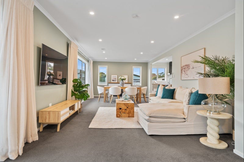 13E York Crescent, Westown, New Plymouth - Carousel 2