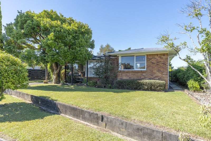 9 Gerrand Place, Chedworth, Hamilton - Carousel 1