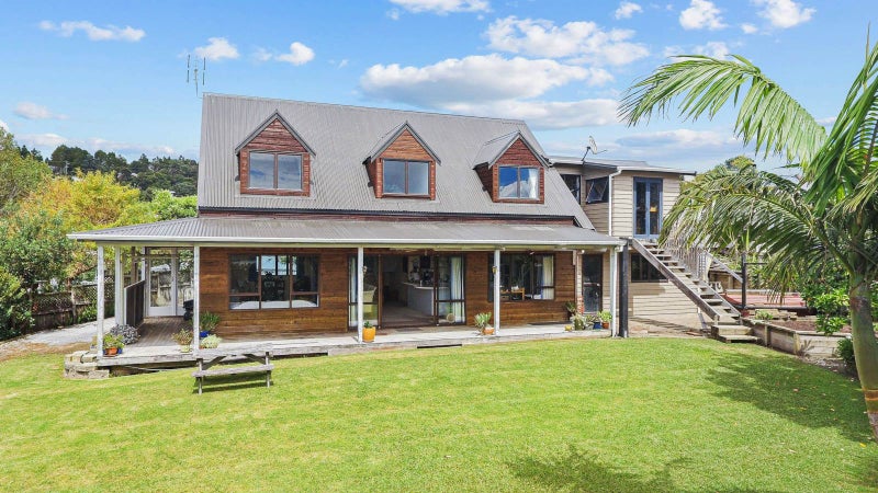 7 Hatfield Heights, Hatfields Beach, Orewa - Carousel 1