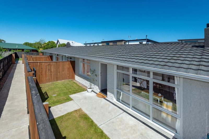 2/76 Bishop Street, St Albans, Christchurch - Carousel 1