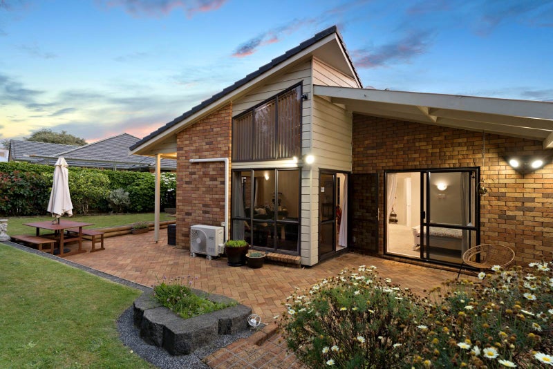 2/644 Mount Albert Road, Royal Oak, Auckland - Carousel 1