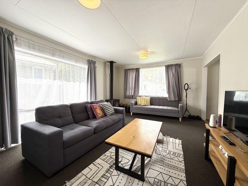 59 Parenga Street, Wainuiomata, Lower Hutt - Carousel 2