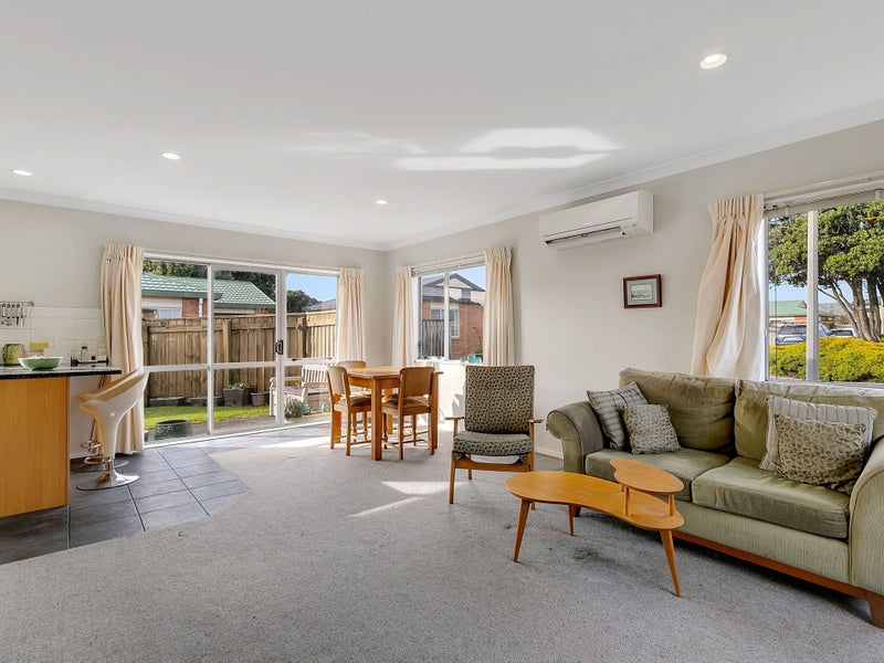 19 Pohutukawa Grove, Titahi Bay, Porirua - Carousel 2
