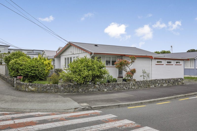 1/109 Cuba Street, Petone, Lower Hutt - Carousel 16
