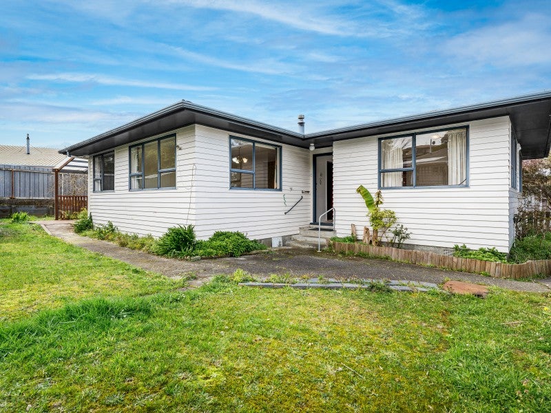 4 Newburn Grove, Wainuiomata, Lower Hutt - Carousel 2