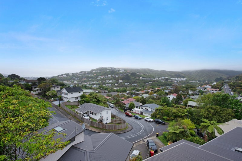 29B Thurleigh Grove, Karori, Wellington - Carousel 13