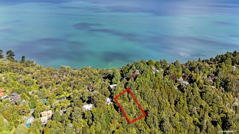 33 Kauri Point Road, Laingholm, Auckland - Carousel 1