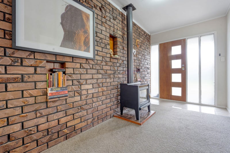 14 Gibbons Road, Weymouth, Auckland - Carousel 2