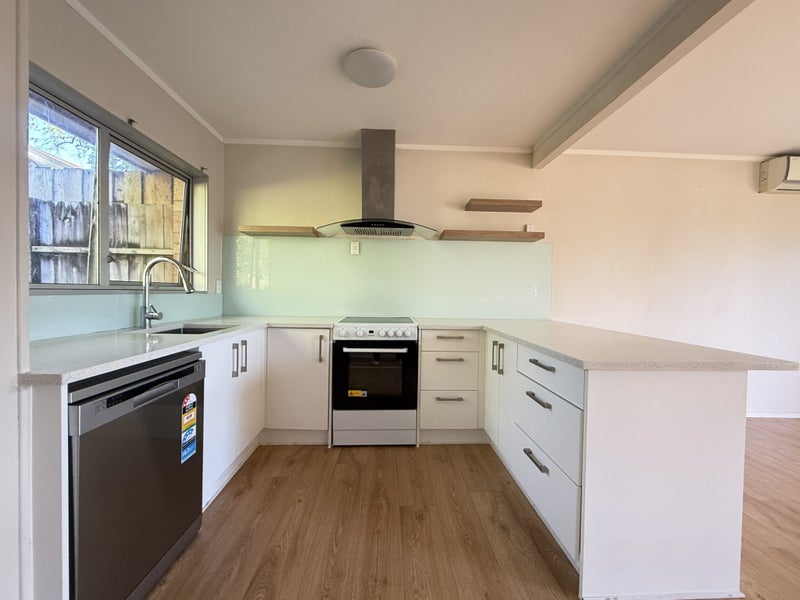 3/89 Birkdale Road, Birkdale, Auckland - Carousel 1