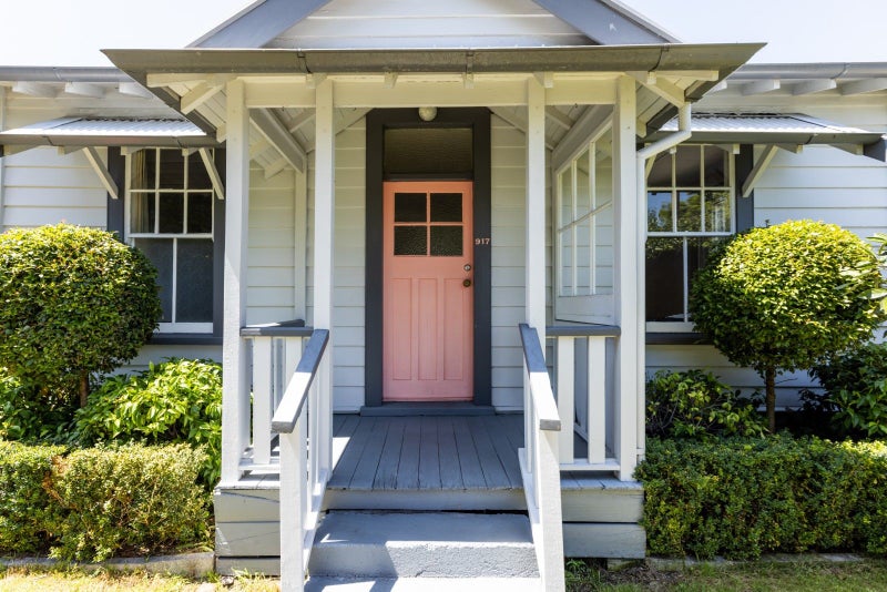 917 Willowpark Road North, Mayfair, Hastings - Carousel 1