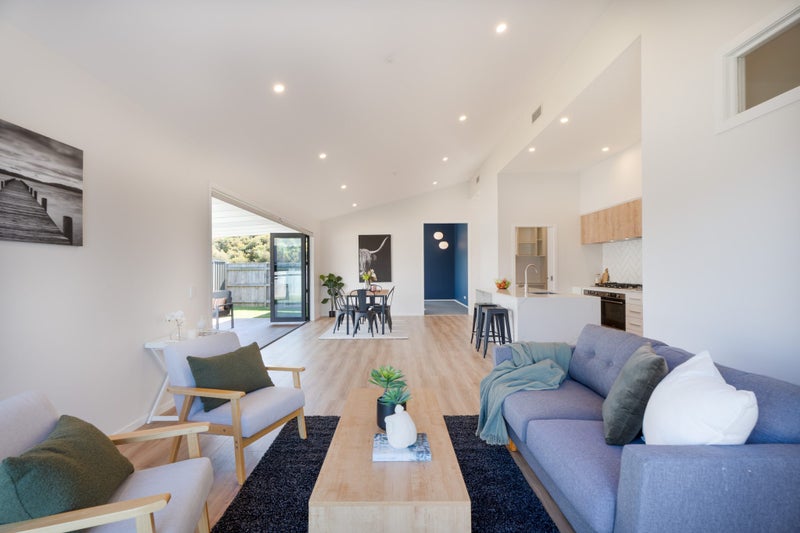 23 Queen Charlotte Drive, Aotea, Porirua - Carousel 2