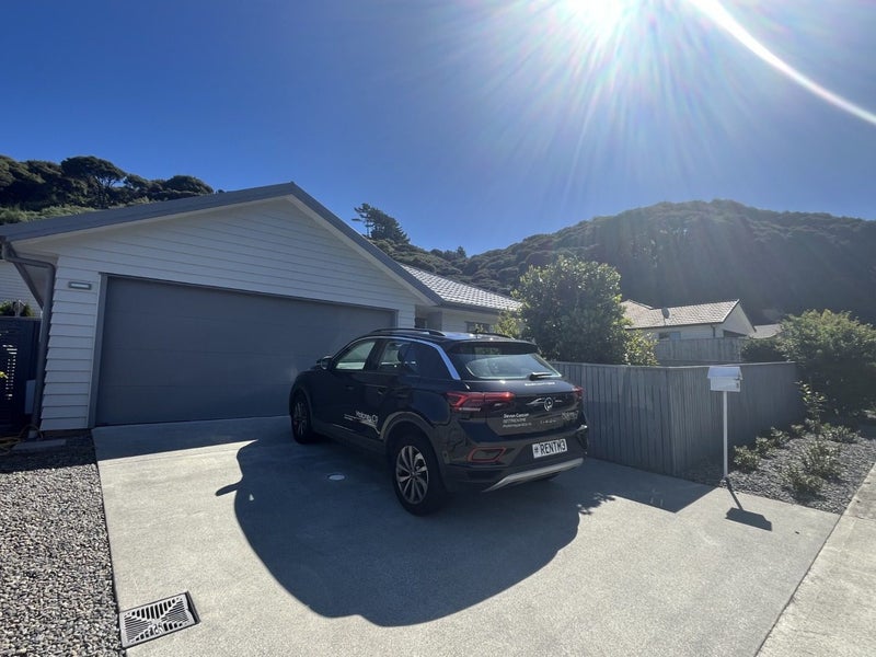 25 Moonsail Drive, Whitby, Porirua - Carousel 1