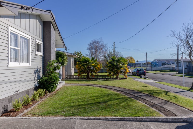 5 Dick Place, Onekawa, Napier - Carousel 19