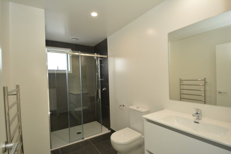 12 Canna Street, Totara Park, Auckland - Carousel 1