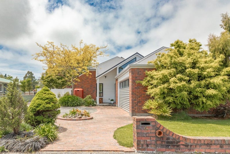 15 Eastons Road, Westport, Westport - Carousel 1