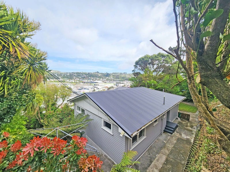 34 Sheridan Terrace, Johnsonville, Wellington - Carousel 1