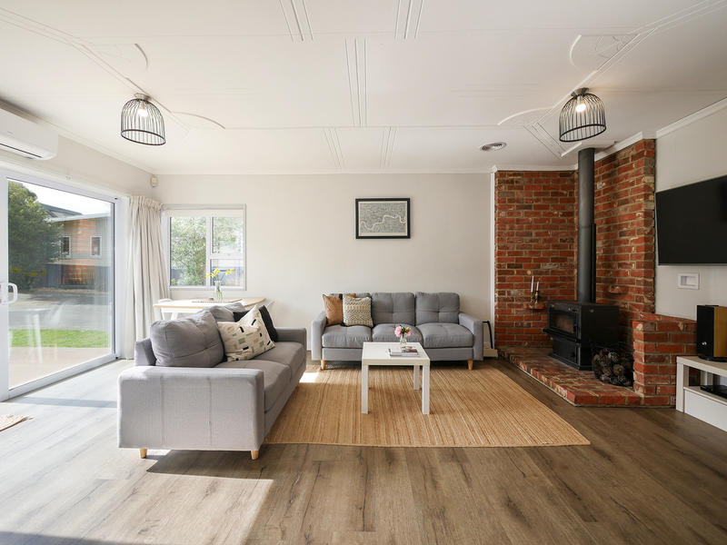 11 John Street, Ocean View, Dunedin - Carousel 2