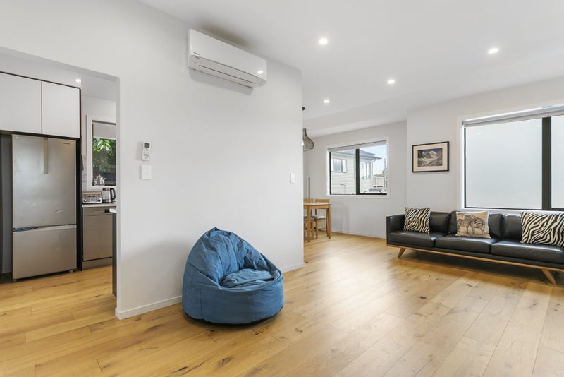 6 Rukutai Street, Orakei, Auckland - Carousel 2