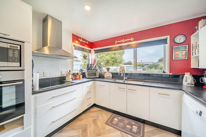 4 Cabin Lane, Whitby, Porirua - Carousel 2