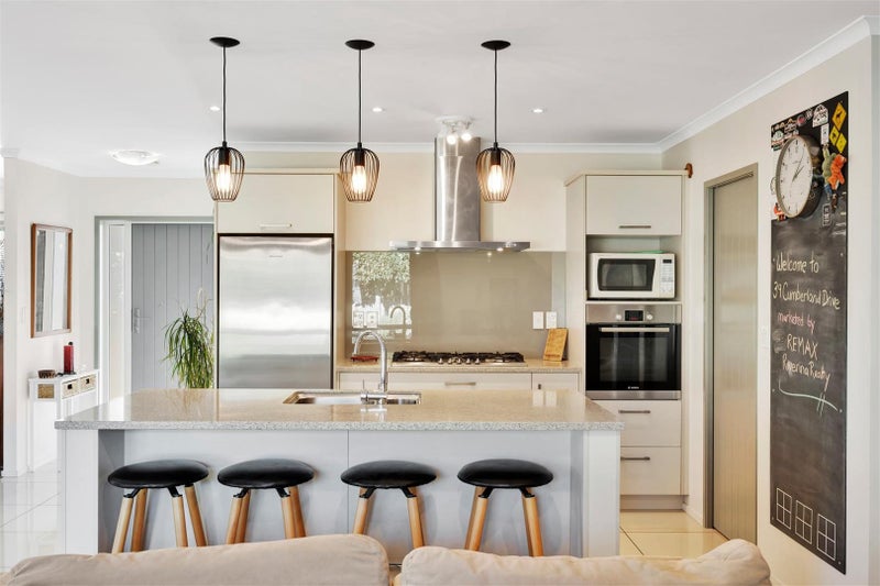 39 Cumberland Drive, Flagstaff, Hamilton - Carousel 2