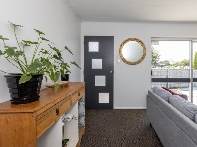 4 Antrim Place, Tamatea, Napier - Carousel 2