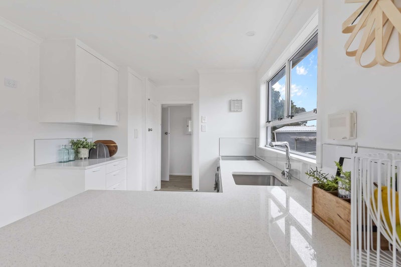 31 Trafalgar Street, Westown, New Plymouth - Carousel 1