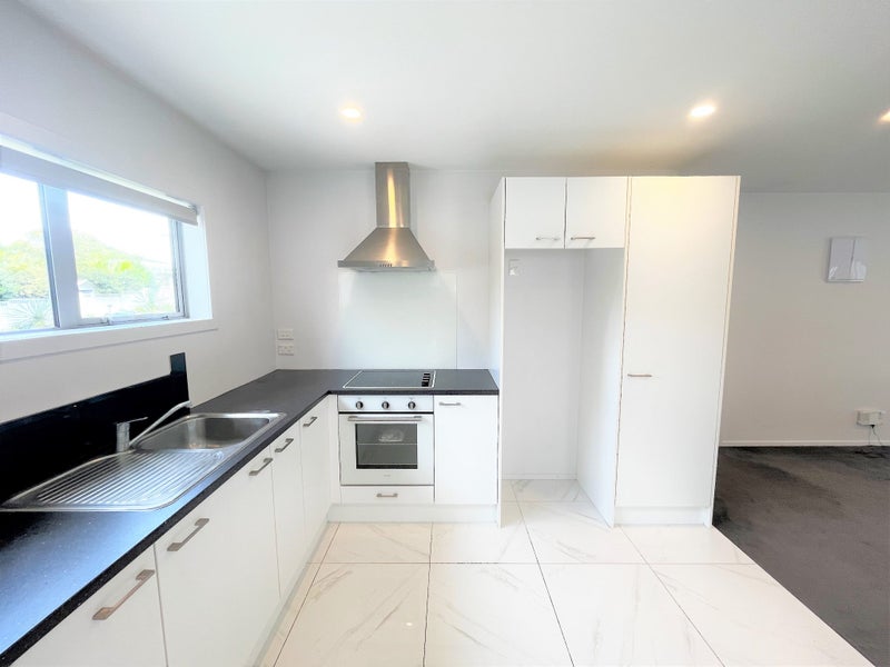 21A Liston Crescent, Cockle Bay, Auckland - Carousel 1