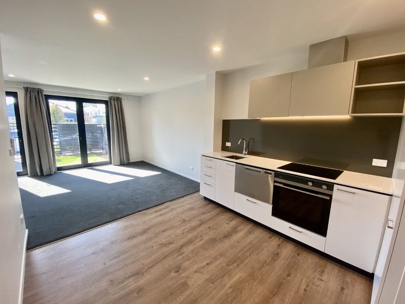 2/32 Frederick Street, Waltham, Christchurch - Carousel 2