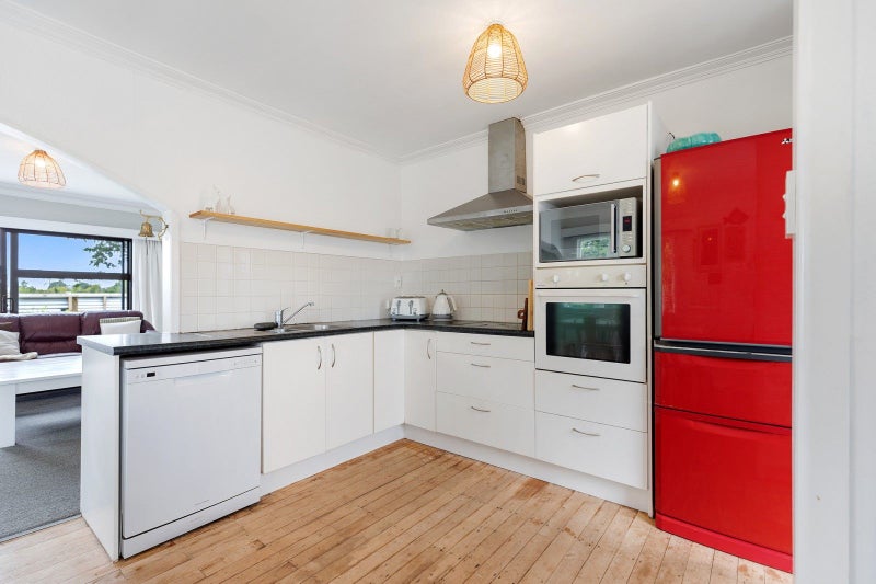 16A Kent Street, Gate Pa, Tauranga - Carousel 2