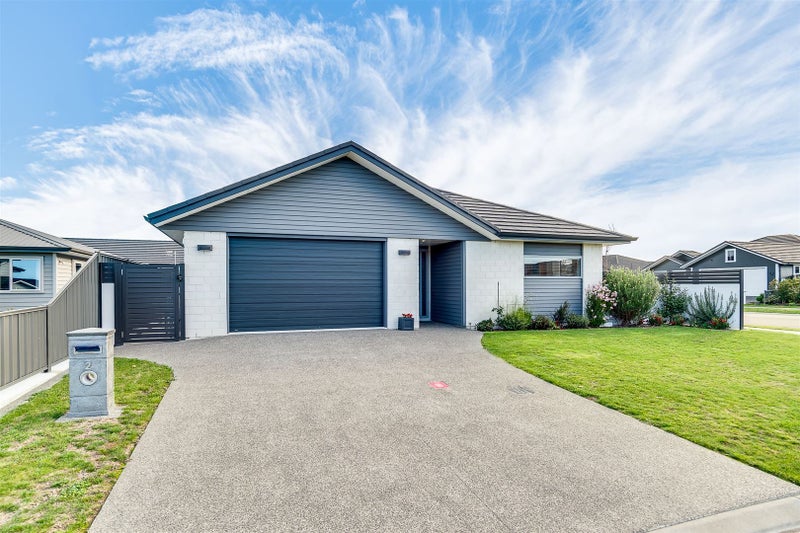2 Benmore Place, Poraiti, Napier - Carousel 1