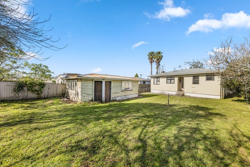 15 Tindall Crescent, Otara, Auckland - Carousel 1